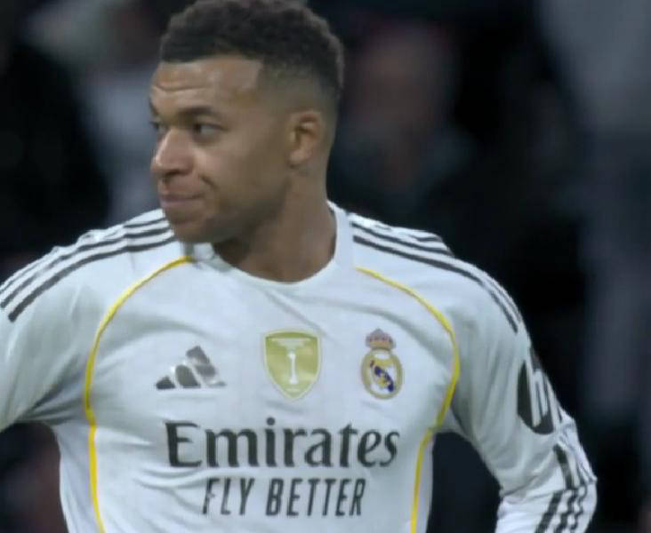 阿隆索决策失误！皇马一人首发出错爆冷，三大巨星无进球，西甲争冠形势严峻