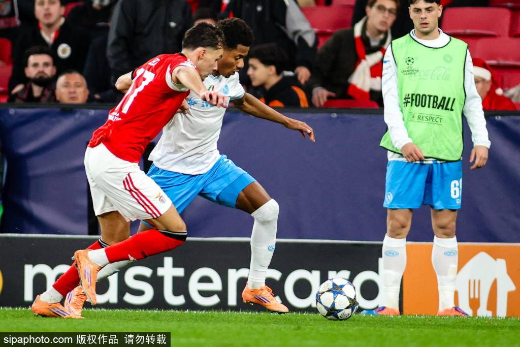 内维斯续约悬念：新月大幅涨薪，曼联等豪门虎视眈眈！